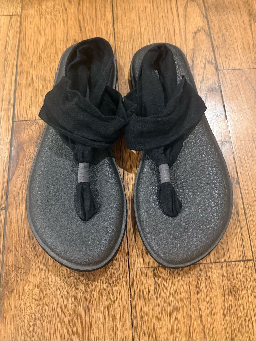 Sanuk Black Women's Wrap Toe Sandals